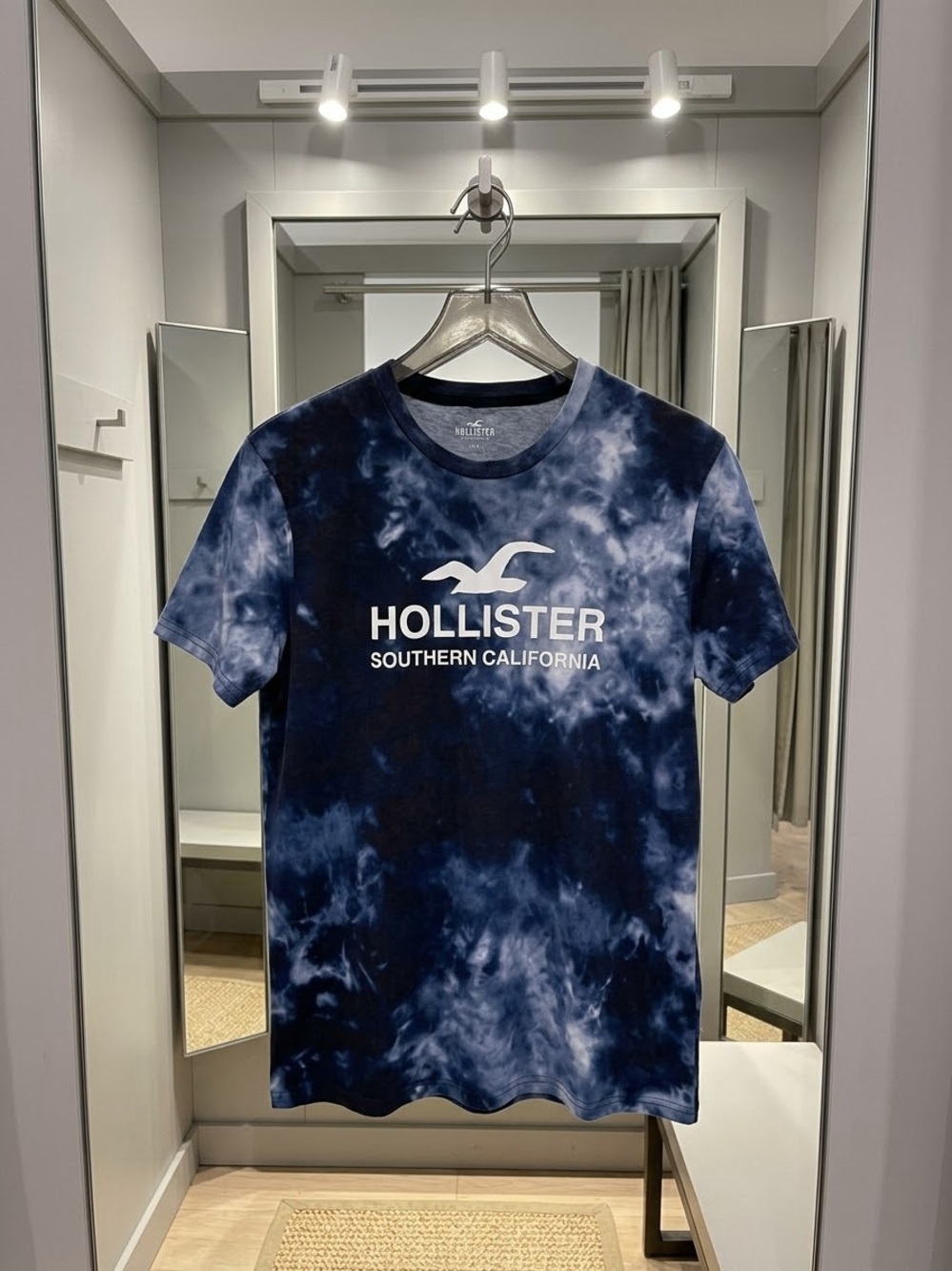 Hollister Men’s Navy and White Tie-Dye Logo Tee/pj top